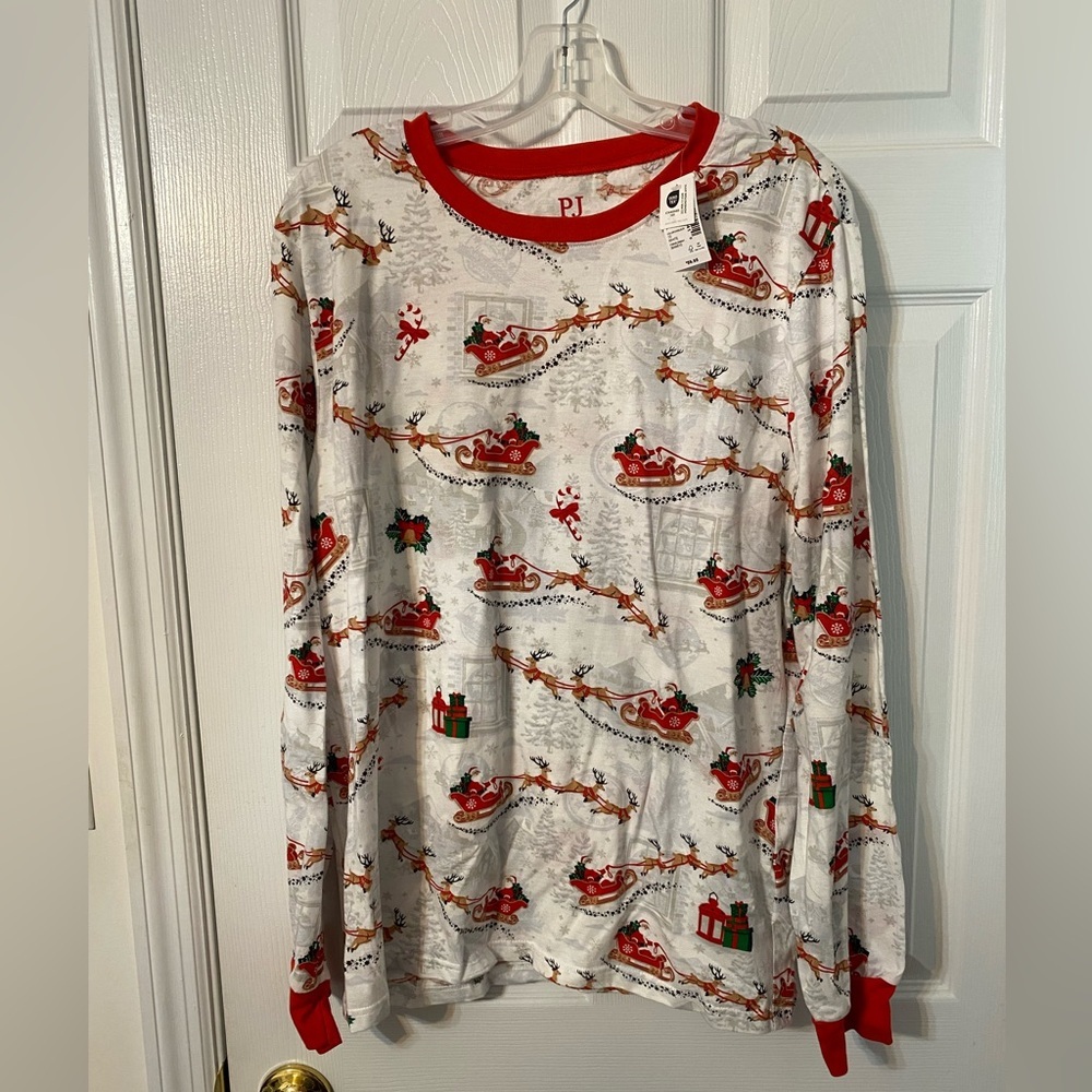 PJ Place Santa and Sleigh Print Pajama Set Large women’s Christmas